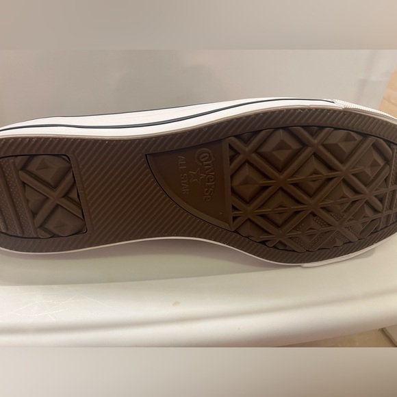 Brand new custom converse - Maroon - Picture 2 of 3